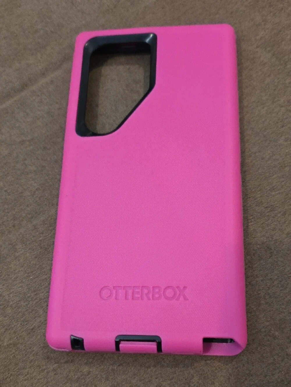 OtterBox Dual-Layer Phone Case in Bright Pink and Black Samsung S25 Ultra